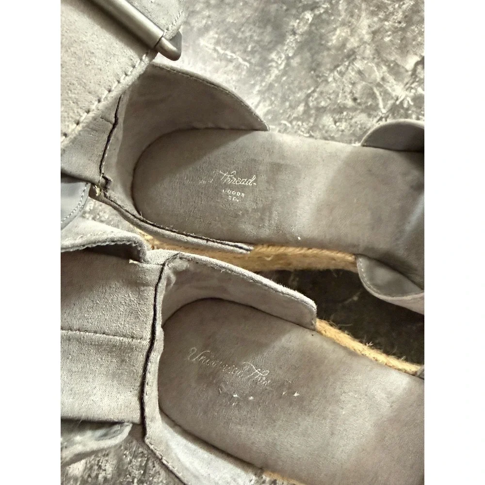 Universal Thread Womens CAROLINE Grey Faux Suede Wedge Heel Sandals Shoes Sz 8.5